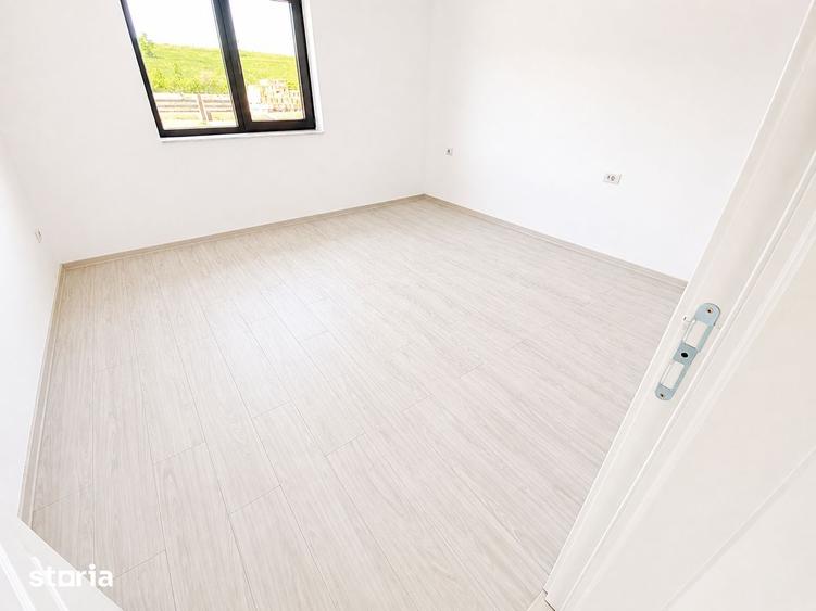 Casă cu 3 camere cu Teren 660 Mp în Podu Roș