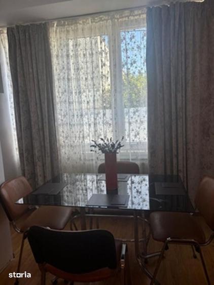 Apartament cu 3 camere semidecomandat în Republicii