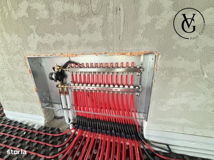 Apartament cu 4 camere decomandat în Central