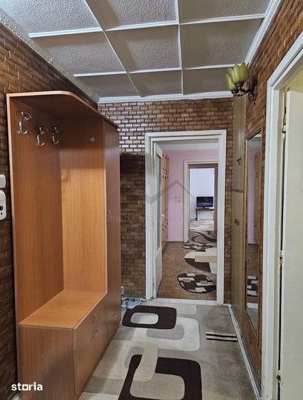 Apartament cu 3 camere semidecomandat în Central