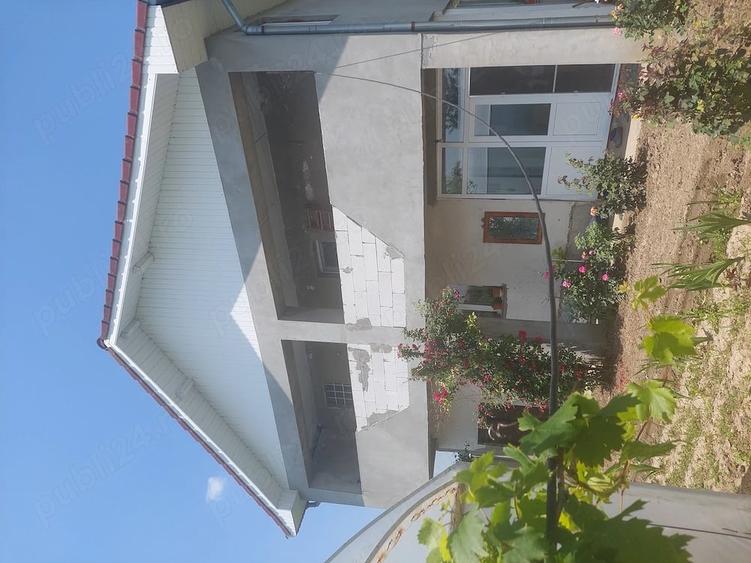 Casă cu 4 camere cu Teren 1200 Mp în Exterior Vest