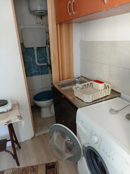 Garsonieră decomandată în Central