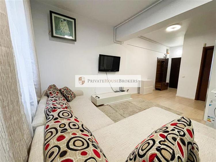 Apartament cu 2 camere semidecomandat, mobilat în Băneasa