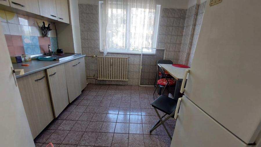 Apartament cu 2 camere semidecomandat în Veteranilor