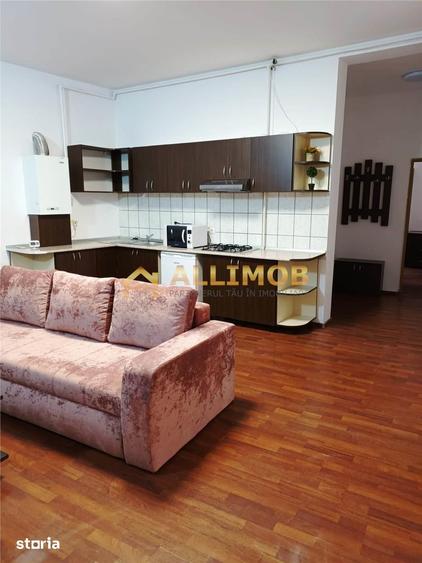 Apartament cu 2 camere semidecomandat, mobilat în Ultracentral