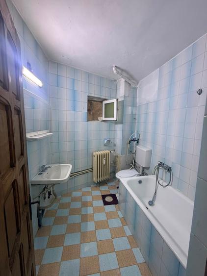 Apartament cu 2 camere decomandat în Casa de Cultură