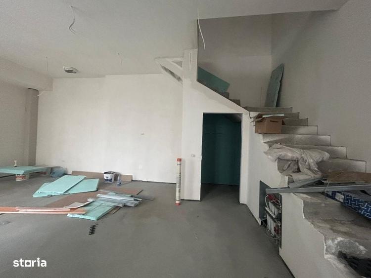 Spațiu comercial, de 300 mp, în Central