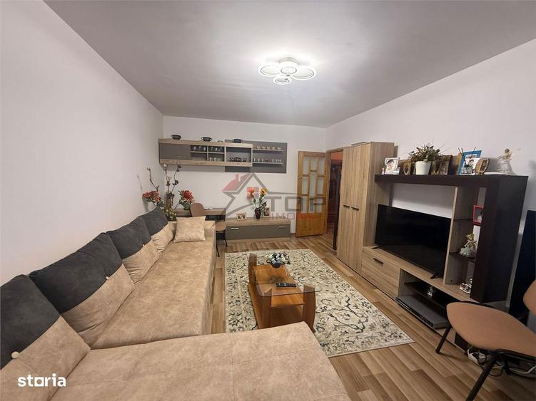 Apartament cu 3 camere decomandat în Aleea Tudor Neculai