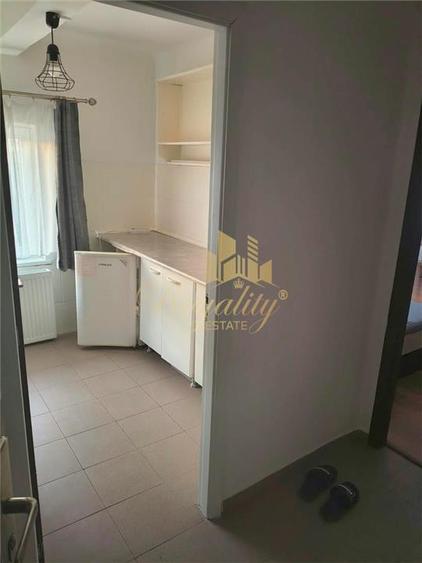 Garsonieră decomandată, mobilată în Complex Studențesc