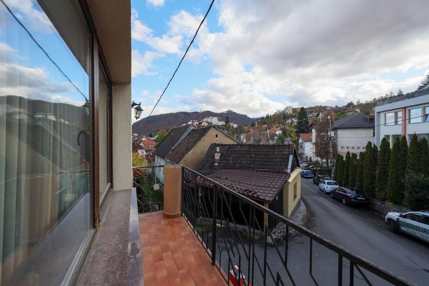 Duplex cu 4 camere cu Canalizare în Central