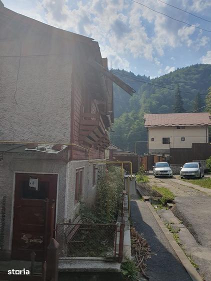 Casă cu Teren 327 Mp în Central