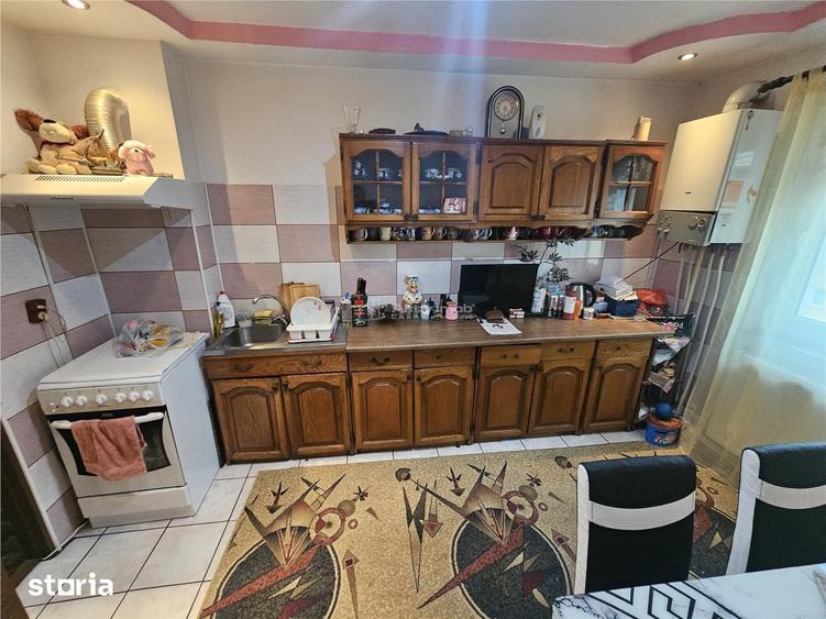 Apartament cu 3 camere, mobilat în Central