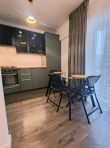 Apartament cu 3 camere semidecomandat, mobilat în Aviației