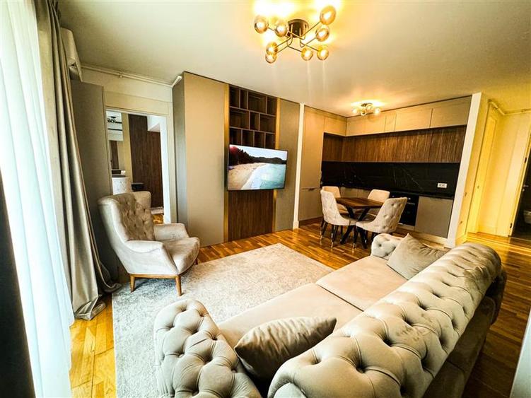 Apartament cu 3 camere semidecomandat, mobilat în Floreasca