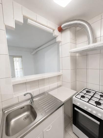 Apartament cu 3 camere decomandat, mobilat în Lipovei