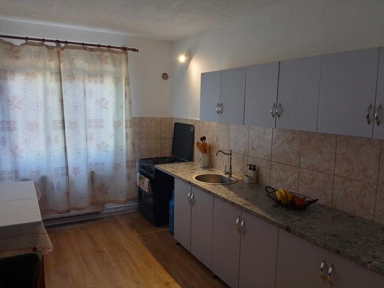 Casă cu 4 camere în Husasău de Criș