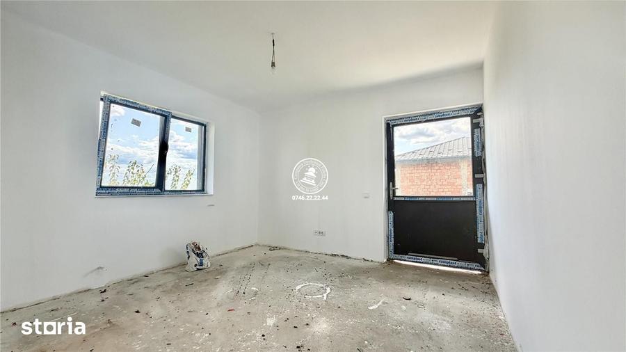 Casă cu 4 camere cu Teren 450 Mp în Central