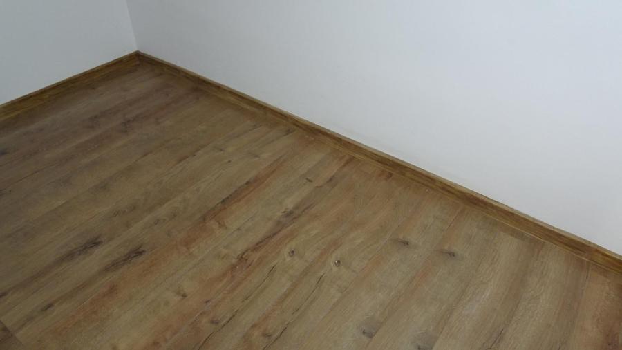 Duplex cu 3 camere cu Canalizare în Ultracentral