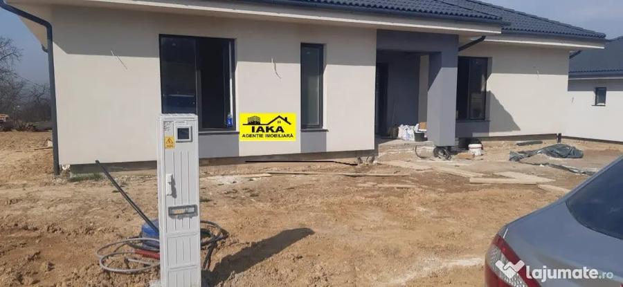 Casă cu 3 camere cu Teren 550 Mp în Satu Nou de Jos