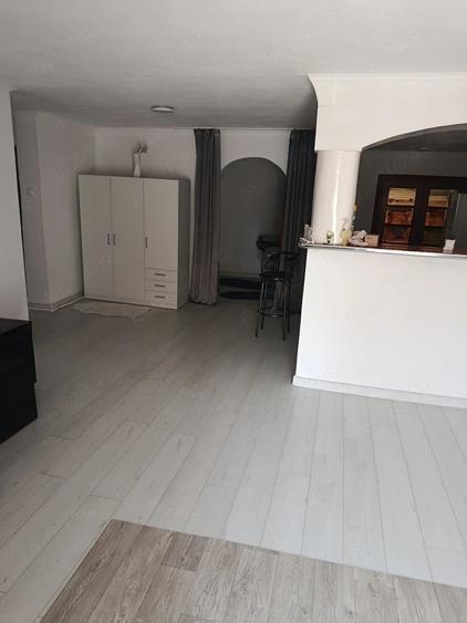Casă cu 4 camere cu Teren 440 Mp în Central