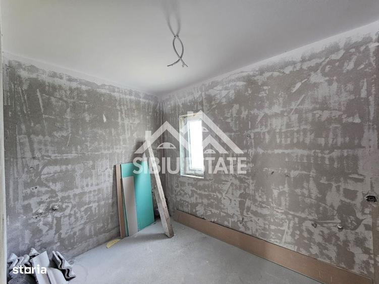 Casă cu 4 camere cu Teren 280 Mp în Central