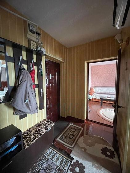 Apartament cu 2 camere decomandat, mobilat în Micro 20
