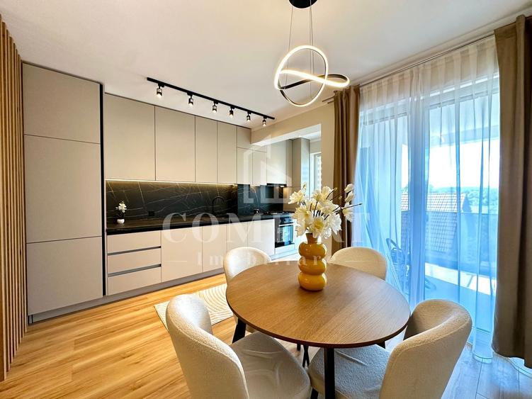 Apartament cu 2 camere semidecomandat, mobilat în Florești