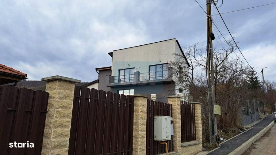 Casă cu 4 camere în Juc-Herghelie