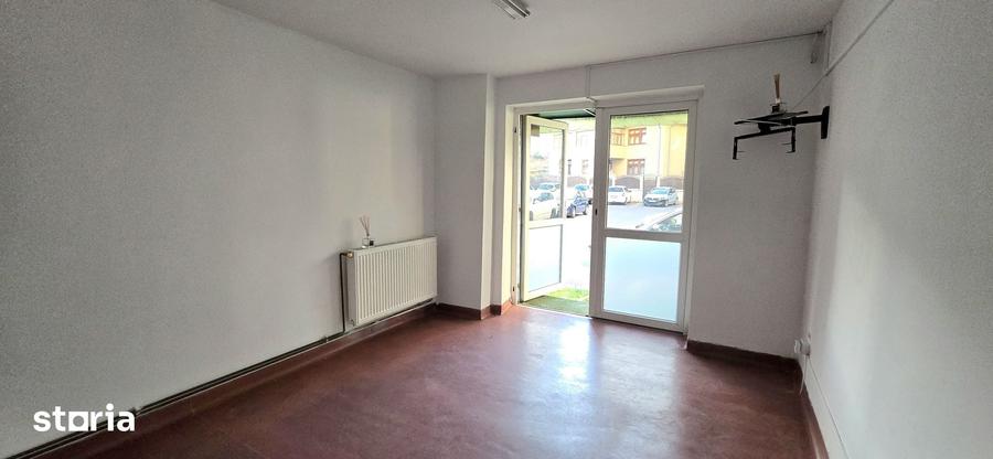 Spațiu comercial, de 71 mp, în Micro 5