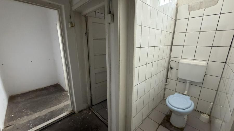 Spațiu comercial, de 278 mp, în Periferie