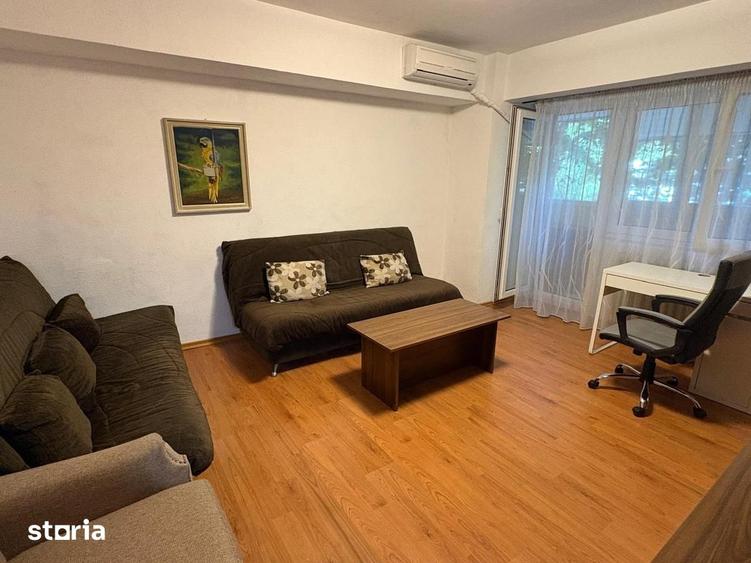 Apartament cu 3 camere decomandat în Grivița