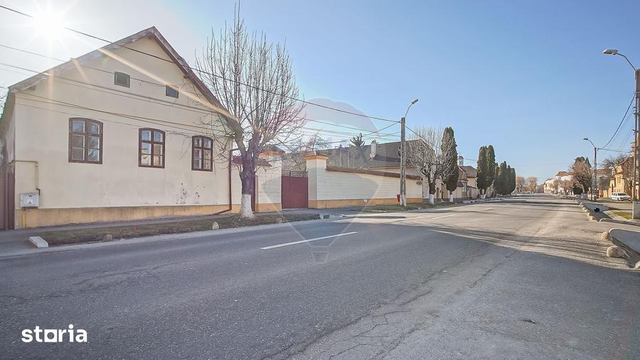Casă cu 5 camere cu Teren 5417 Mp în Prejmer