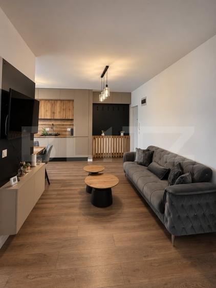 Apartament cu 3 camere decomandat, mobilat în Sud