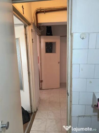 Garsonieră decomandată în UTA