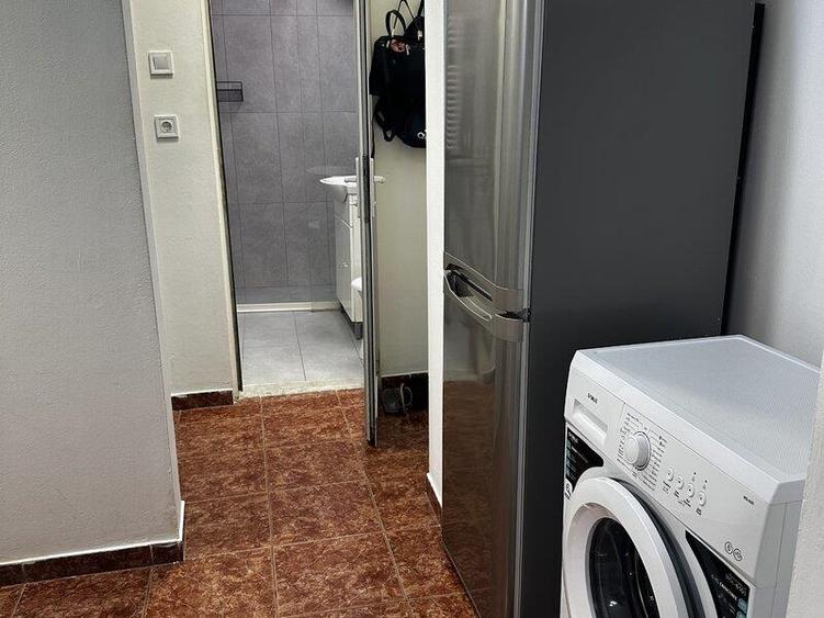 Apartament cu 2 camere decomandat, mobilat în Tei