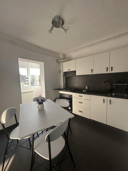 Apartament cu 3 camere decomandat în Popa Șapcă
