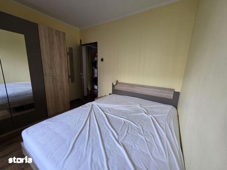 Apartament cu 3 camere decomandat în Titan
