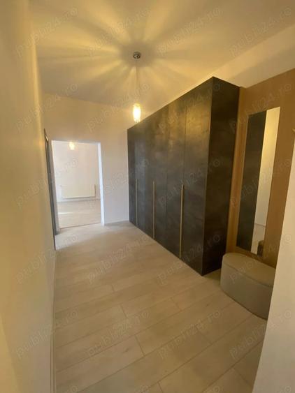Apartament cu 4 camere decomandat în Central