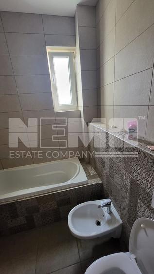 Apartament cu 3 camere semidecomandat, mobilat în Burdujeni