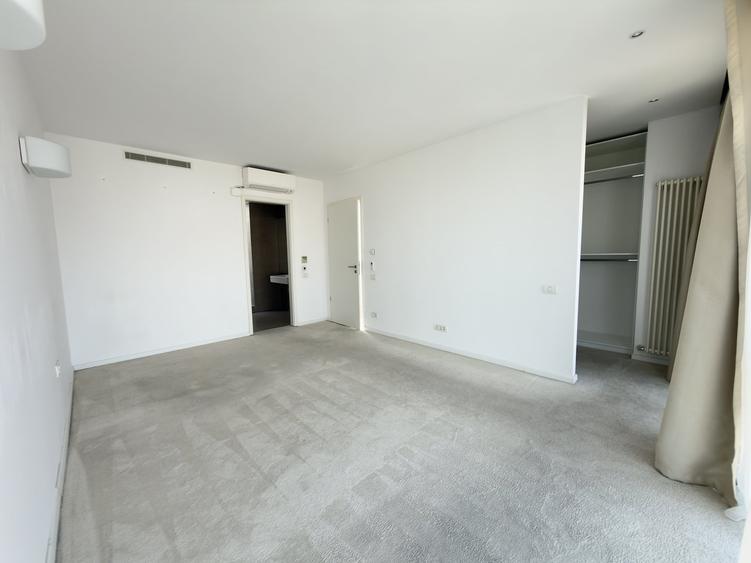 Apartament cu 3 camere decomandat în Universitate