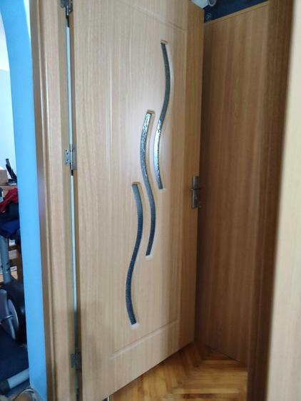 Apartament cu 2 camere semidecomandat în Marna