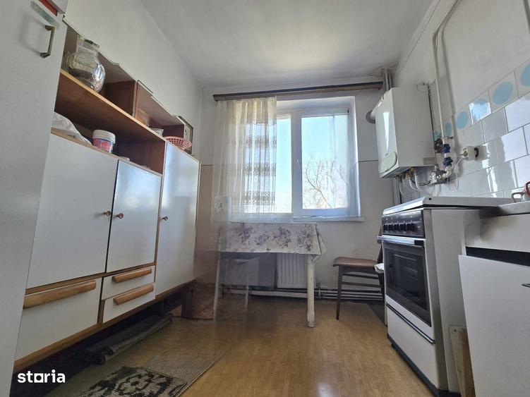 Apartament cu 2 camere semidecomandat în Calea Galați