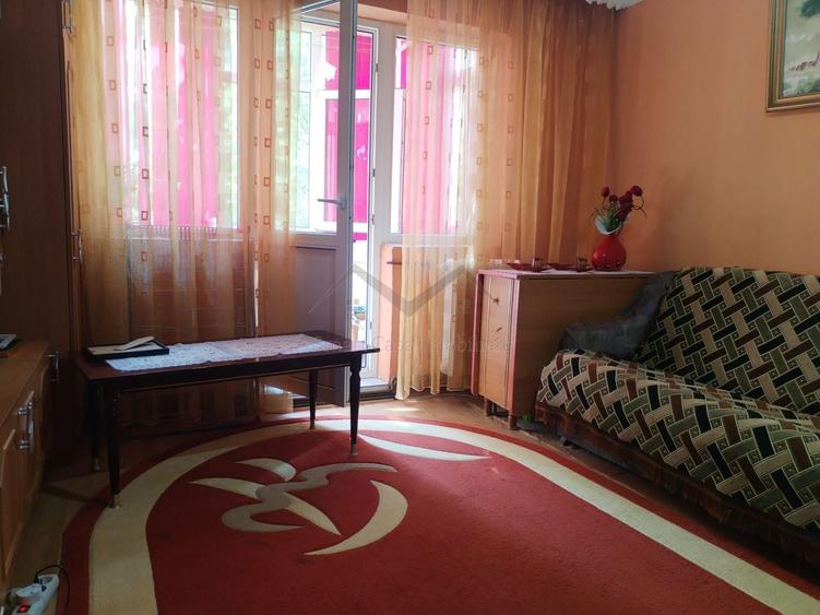 Apartament cu 4 camere semidecomandat în Alexandru cel Bun