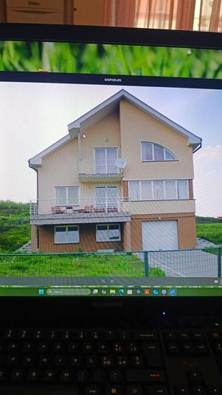 Casă cu 4 camere cu Teren 720 Mp în Livezeni