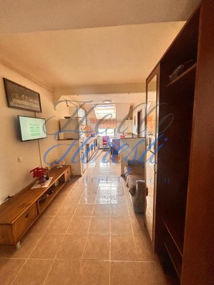 Apartament cu 4 camere semidecomandat, mobilat în Florești