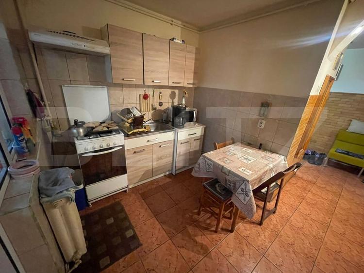 Apartament cu 3 camere decomandat, mobilat în Cetate