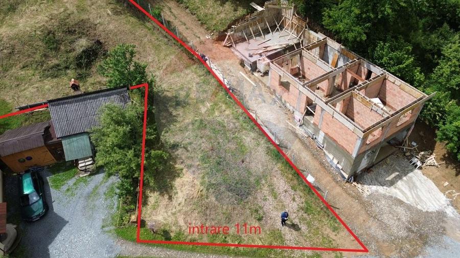 Teren Construcții intravilan de 1650 mp, în Valea Borcutului