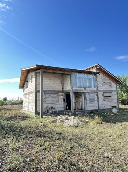 Casă cu 4 camere în Dor Mărunt