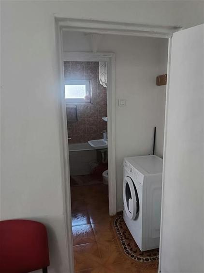 Apartament cu 2 camere semidecomandat, mobilat în Dacia