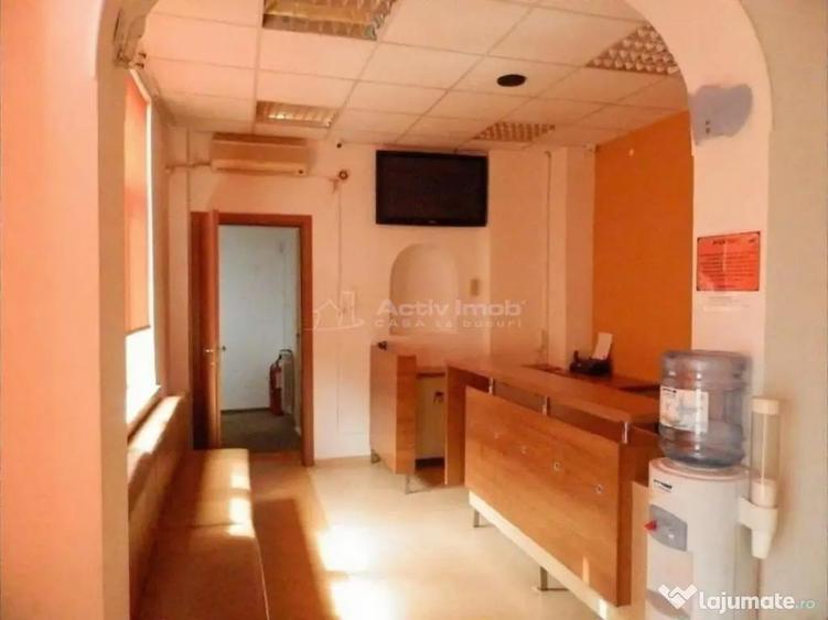 Casă cu 9 camere cu Teren 107 Mp în Moșilor